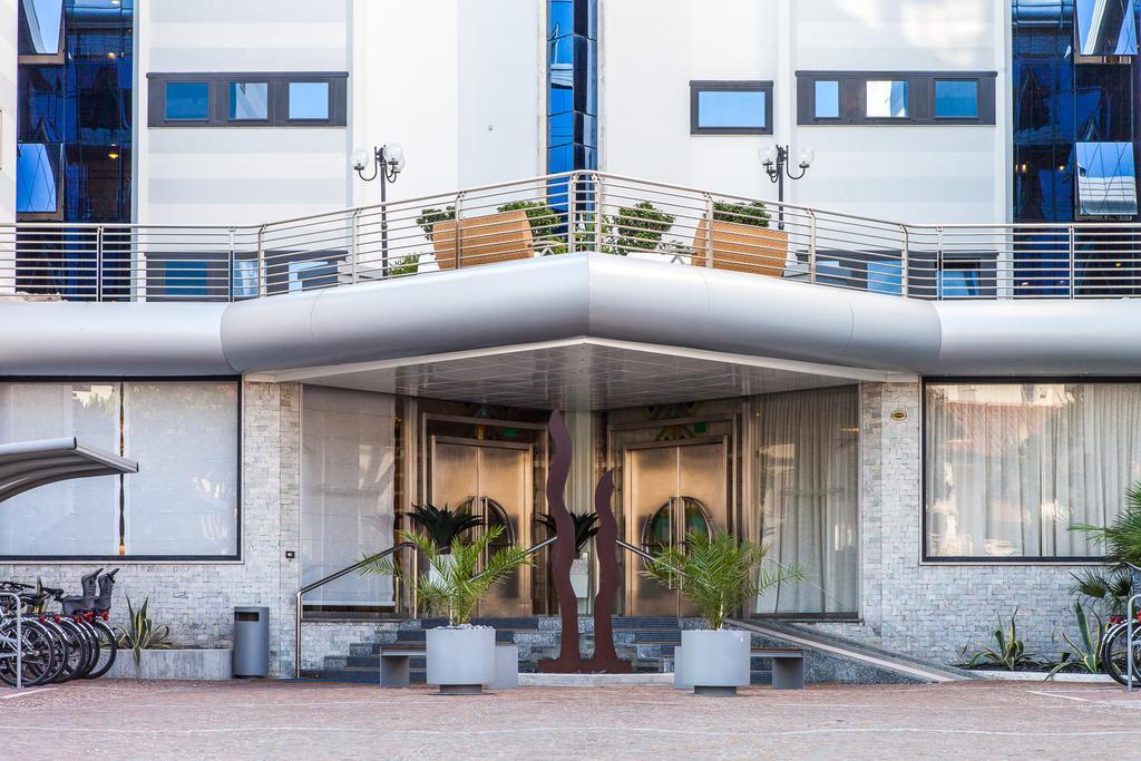 Hotel Cesare Augustus Jesolo Extérieur photo